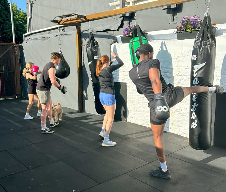 Waddle group Muay Thai training